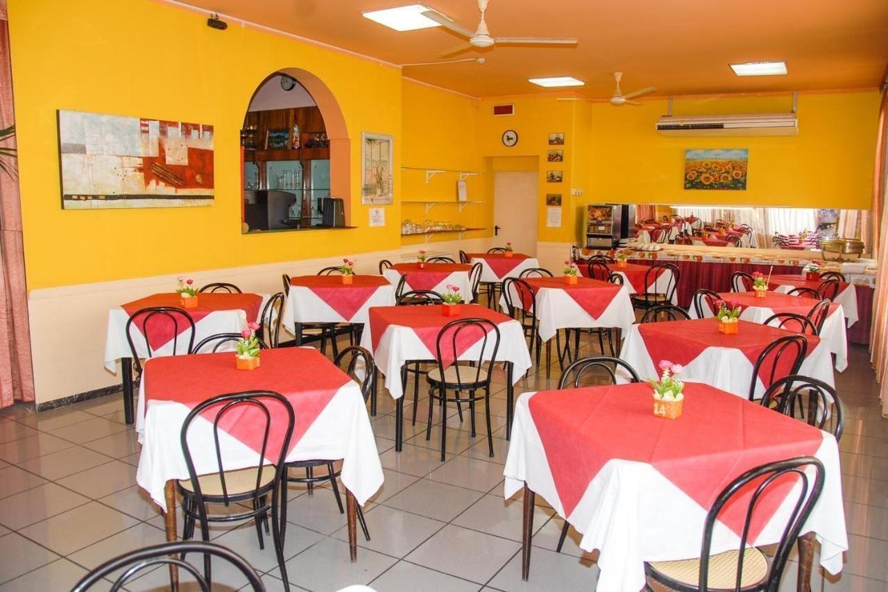 Hotel Marinella Rímini Exterior foto